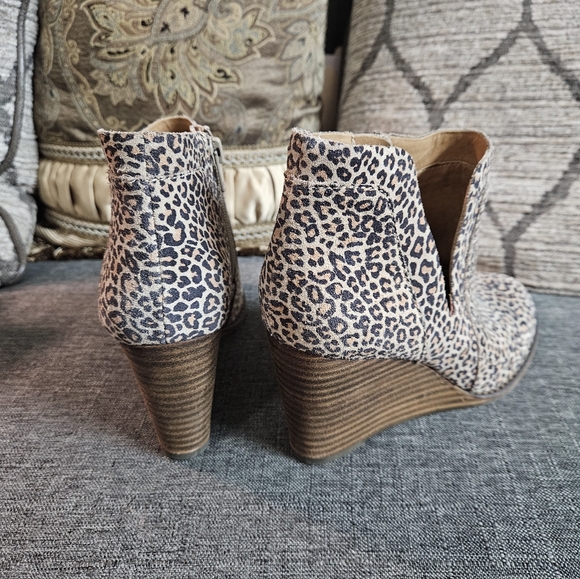 Lucky Brand zip booties size 6m- cheetah print - Picture 6 of 8